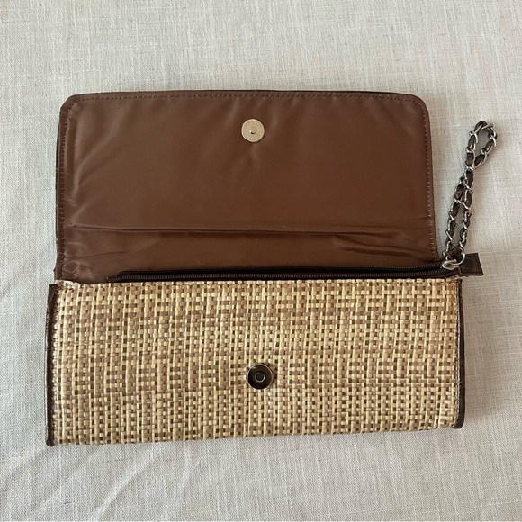 NWOT Bueno Tan and Brown Woven Clutch with Bow - Picture 6 of 13